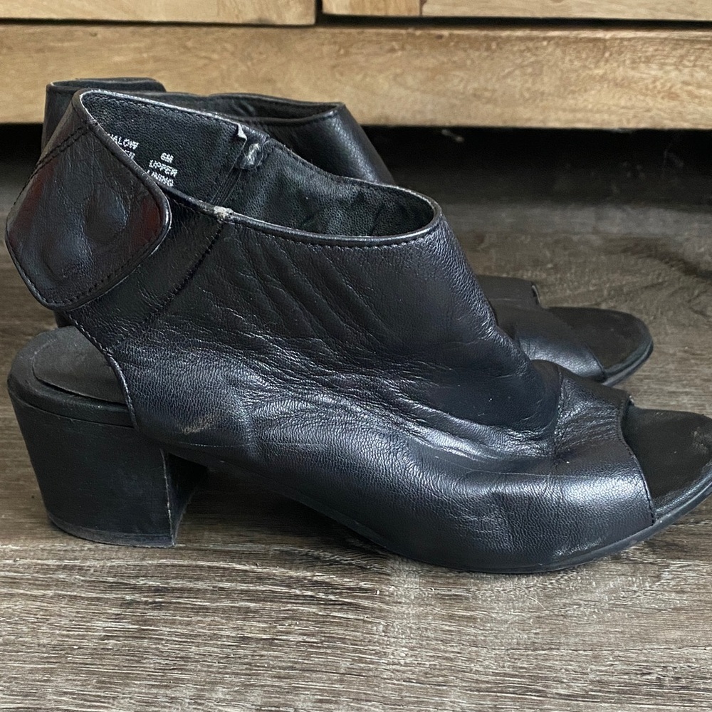 Steve Madden Black Leather Peep-Toe Boots